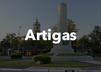 Plaza principal de la ciudad de Artigas