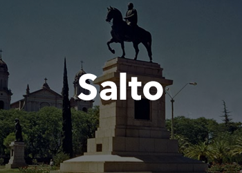 Monumento de la plaza principal de Salto